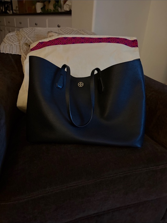 Tory Burch Handbags - Tory Burch Black Pebbled Leather Tote with Gold Logo